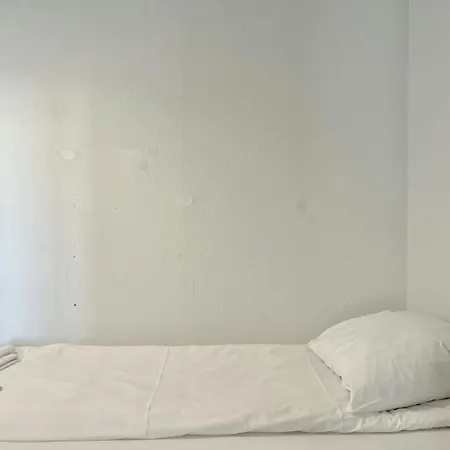 Appartamento And Spacious For 8 In Vestbyen *