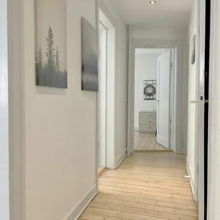 דירה And Spacious For 8 In Vestbyen אולבורג