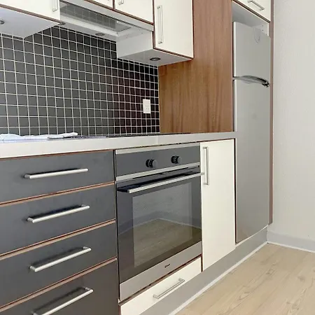 And Spacious For 8 In Vestbyen דירה *