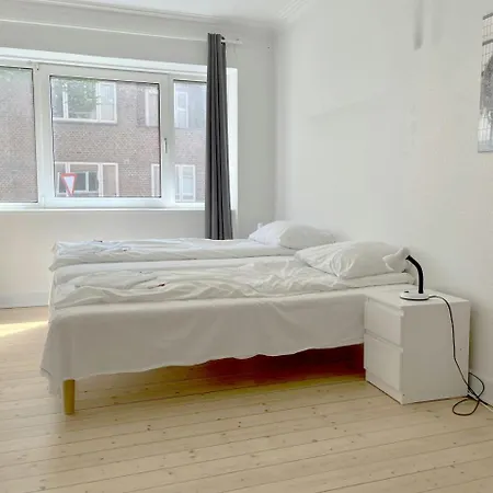 דירה And Spacious For 8 In Vestbyen *